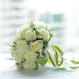 Lovely Artificial White Rose Wedding Bouquets for Bride Hand Holding Flowers Wedding Favors Rose Wedding Bouquet 18 Flowers