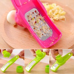 Creative Simple Grind Garlic Ginger Press Device Kitchen Tool Grinding Grater #R571