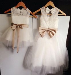 New Real Flower Girl Dresses Bow Sashes Keyhole Party Communion Lace Pageant Dress for Wedding Little Girls Kids/Children Dress