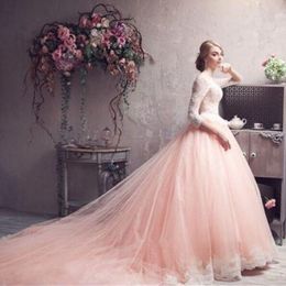 Splendido 2018 Blush Pink White Lace 3/4 maniche lunghe Abiti da sposa principessa Romantico girocollo in pizzo Hem Cathedral Train Abiti da sposa