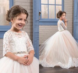 2017 chegada nova princesa do inverno flor menina vestidos 1/2 mangas lace applique tule até o chão vestido de baile para o vestido da menina de casamento