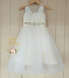 Beautiful First Communion Dresses for Little Girls 2019 Jewel Neck Ivory Tulle Flower Girl Dress with Crystals vestidos de primera comunion