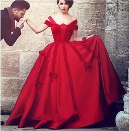 New Custom Vintage Saudi Arabic Red Gothic Wedding Dresses Off the Shoulder Dubai Ball Gown Non White Colourful Bridal Gowns With Colour