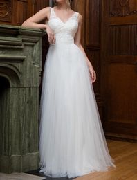 Attraenti abiti da sposa avorio scollo a V senza maniche ricamo applique corpetto tulle gonna arricciata abbinata bolero abiti da sposa economici