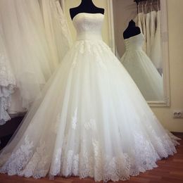 Princess Lace Ball Gown Wedding Dresses Plus Size Lace-up Back Strapless Tulle Bridal Gowns Appliqued Hem Puffy Brides Dress Real Image