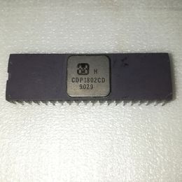 CDP1802CD . CDP1802CDX , 1802 microprocessor / 40 Pin ceramic package Chips, CDP1802 old cpu . CDP1802D . CDIP40 / Electronic Components ICs