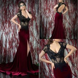 Velvet Burgundy And Black Lace Applique Evening Dresses Scoop Neckline Short Sleeves Prom Gowns Open Back Front Split Sweep Train Party Gown