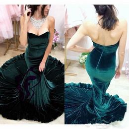 Sexy Green Velvet Prom Dresses Strapless Sweetheart Evening Gowns Fitted Mermaid Evening Party Dress Simple Prom Gowns graduation dresses