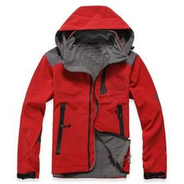 2018 The Winter New Men Outdoor Sportswear Softshell men's Jacket Windproof Water Proof Breathable Outdoor Ski Suit Coats