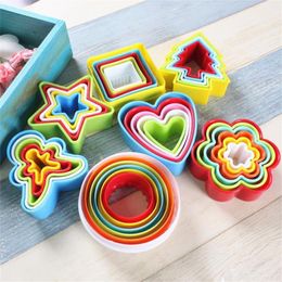 5pcs Round Various Mould Fondant Cake Biscuit Baking Cookie Plunger Cutter Decor Stars Christmas Tree Mould Food Grade ABS