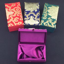 -Cajas de regalo de Brocade de seda Tall llenas de algodón para cajas de embalaje de joyas Artesanías de rectángulo decorativas Jade Stone Caja de almacenamiento de baratija 12x7x6.5 cm