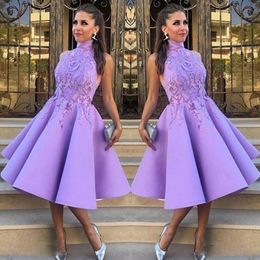 Light Purple Sleeveless Short Bridesmaid Dresses Lace Appliques High Neck Satin Knee Length Bridesmaid Gowns For Wedding Formal Pa224f