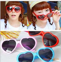 NEW Peach heart sunglasses, Japan and South Korea of heart-shaped sunglass fashionistas love sunglasses tide beach photos of glasses C036