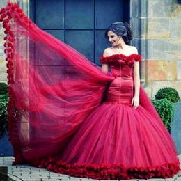 Stylish Arabic Burgundy Wedding Dress With Tulle Long Trian Off Shoulder Mini Floral Appliques Mermaid Bridal Dress Charming Wedding Gowns