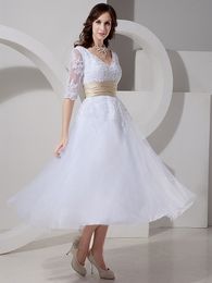 Vintage Tea Length Short Modest Wedding Dresses With Half Sleeves V Neck Appliques Tulle Bridal Gowns With Champagne Colored Belt