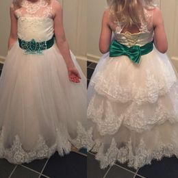 Ivory Ball Gown Flower Girl Dresses For Wedding Dark Green Belt Lace Appliques Tiered Girls Pageant Gowns Lace Up Bow Baby Dress