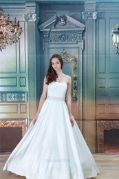 2017 White Sweetheart Ball Gown Wedding Dresses with Satin Appliques Beaded Flowers Cheap Lace Up Plus Size Bridal Gowns BM50