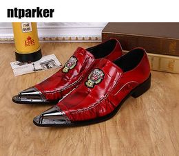 Modische rote Herren-Kleiderschuhe mit spitzer Zehenpartie aus echtem Leder, italienische Herren-Schuhe für den italienischen Stylisten, rote Hochzeits-Mann-Schuhe