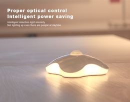 Luce con sensore di movimento, lampada notturna wireless attivata dal movimento LED, lampada da notte stile trifoglio, lampada da parete attaccabile ovunque con funzionamento a batteria