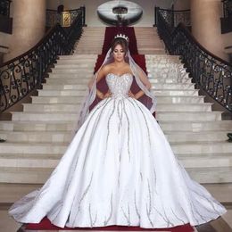 Dubai Arabic 2018 Exquisite Beaded Sequins Ball Gown Wedding Dresses Luxury Bling Sweetheart Long Train Bridal Gowns Custom Made EN102311