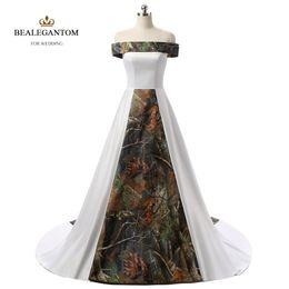 2017 Elegante trägerlose Brautkleider in Weiß und Camouflage, lange Satin-Camouflage-Hochzeitsparty-Brautkleider QC135