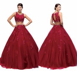 2022 Burgundy Two Piece Quinceanera Dresses Ball Gown Sweet 16 Dress Lace Appliques Beaded Backless Long Sweep Train Party Prom Gowns