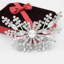 Sparkling Clear Czech Stone Crystals Luxury Large Butterfly Flower Brooch Elegant Wedding Bridal Bouquet Pin Brooch Women Gift Hijab Pin