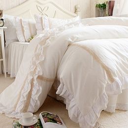 Wholesale- New ruffle emboridery luxury bedding set elegant brief bedding matching duvet cover bedspread romantic princess bed skirt sheet