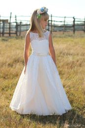 -Novo 2017 Lace Chão Comprimento País Boho Flor Meninas Vestidos Para Casamentos Cheap Jewel Bow Sash Santuário Comunhão Vestidos Personalizados