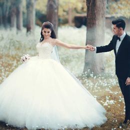 Princess Ball Gown Wedding Dresses Sweetheart Sleeveless Lace Appliques Top Puffy Tulle Cheap High Quality Bridal Gowns