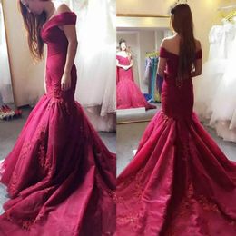 Elegant Dark Red Mermaid Prom Dresses Sexy Of The Shoulder Lace Appliques Evening Gowns Lace Up Back Women Formal Party Dress Customized