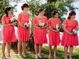 New Cheap Bridesmaid Dresses Jewel Neck Short Sleeves Lace Appliques Coral Chiffon Knee Length For Wedding Guest Dress Maid Of Honor Gowns 403