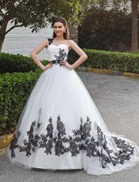 Gotische Schwarz-Weiß-Ballkleid-Hochzeitskleider One Shoulder 50er Jahre Vintage Prinzessin Colroful Brautkleider Robe De Mariee Maßgeschneidert