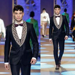 New Arrival Wedding Tuxedos With Colorful Beaded Groom Wear Men Tuxedos Groomsmen Party Customized Suit Jacket + Pants