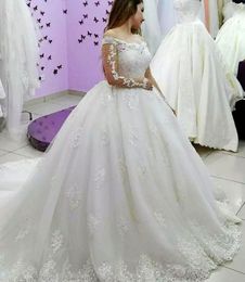 2022 Vintage Ball Gown Wedding Dress Long Sleeves Arabic Dubai Lace Appliques Pearls Church Off Shoulder Formal Bride Bridal Gown Plus Size