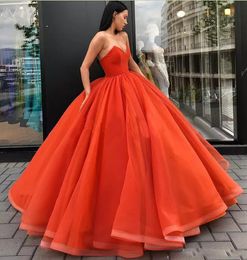 Girls Ball Gown Prom Dresses Sweetheart Sexy Back Gorgeous Evening Dress Party Wear Floor Length Satin Cheap Pageant Gowns