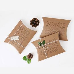 Vintage Kraft Paper Pillow Box Candy Scarf Package Box Wedding Party Favours And Gifts 18.5*13.5*3.5cm QW8737