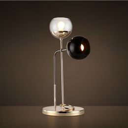 Lámpara de mesa moderna para sala de estar Lámpara de mesa de noche moderna Lámpara de mesa lampara de mesa Lámpara de mesa chapada en metal Elección del diseñador