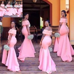 Pink African Bridesmaid Dresses Off Shoulder Satin Side Split Mermaid Maid of Honor Dresses Lace Appliques Plus Size Wedding Guest Dress