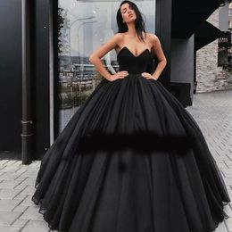 Ravishing Black Ball Gown Prom Dress Sexy V-Neck Sleeveless Puffy Tulle Evening Dress Arabic Dubai Celebrity Party Dress Vestido De Novia