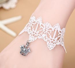 Hot style European and American fashion hand ornaments white lace crown bracelet hand-made bracelet is fashionable and elegant