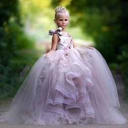 2018 Pretty Flower Girl Dresses 3D Floral Appliques Bow Gilrs Pageant Dress Fashion Fluffy Tulle Long Birthday Dress Toddler Graduation Gown