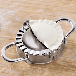 1Pcs pastry maker Dumpling Moule à pâte presse Samosa Empanada jiaozi moules Hot