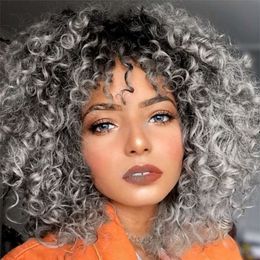 Perruque De Cheveux Bouclés Courts Avec La Longueur D épaule Résistante à La Chaleur Bangs Kinky Afro Curly Grey Wig Pour Les Femmes