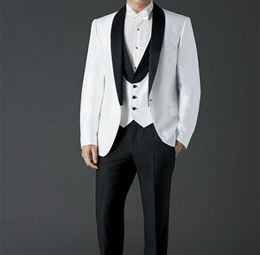 Fashion White 3 Piece Suit Groom Tuxedos Shawl Lapel One Button Bridegroom Wedding Suit Men Prom Dinner Blazer(Jacket+Pants+Tie+Vest) 434