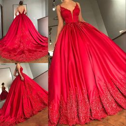 Red Sexy Ball Gown Prom Dresses Spaghetti V-Neck Beads Lace Applique Satin Sweep Train Evening Dresses Glamorous Backless Long Evening Gown