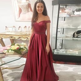 Off The Shoulder Evening Dresses Elegant Satin Burgundy Homecoming Dresses 2020 Graduation Party Dresses Zipper Up Free Shipping