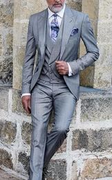 Popular Design Groom Tuxedos One Button Light Grey Peak Lapel Groomsmen Best Man Suit Wedding Mens Suits (Jacket+Pants+Vest+Tie) J508