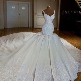 Luxury Chapel Train Wedding Dresses Straps Lace Appliques Bridal Gowns Saudi Arabia Vestido De Noiva Custom Made