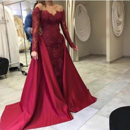 Sexy Long Sleeves Burgundy Detachable Evening Dresses Scoop Neck Appliques Lace Evening Gowns with Removable Trian Prom Wear Special Dresses